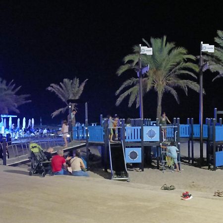 Mare De Deu, Vivienda Vacacional Para Familias Y Mayores De 25 Anos En El Grao De Gandia-Playa Playa de Gandia Exterior photo